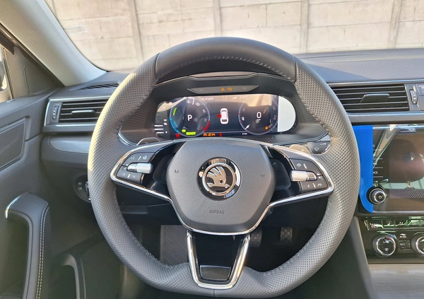 Skoda Superb cena 194900 przebieg: 6, rok produkcji 2024 z Aleksandrów Kujawski małe 379